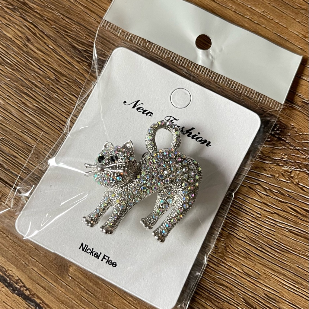 Brand New Shiny Kitty Cat Brooch
